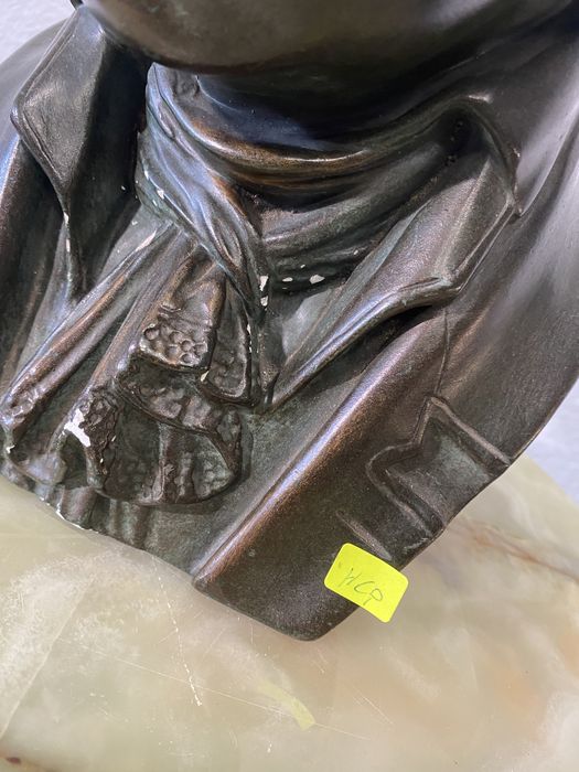 Бароков бюст скулптора от порцелан