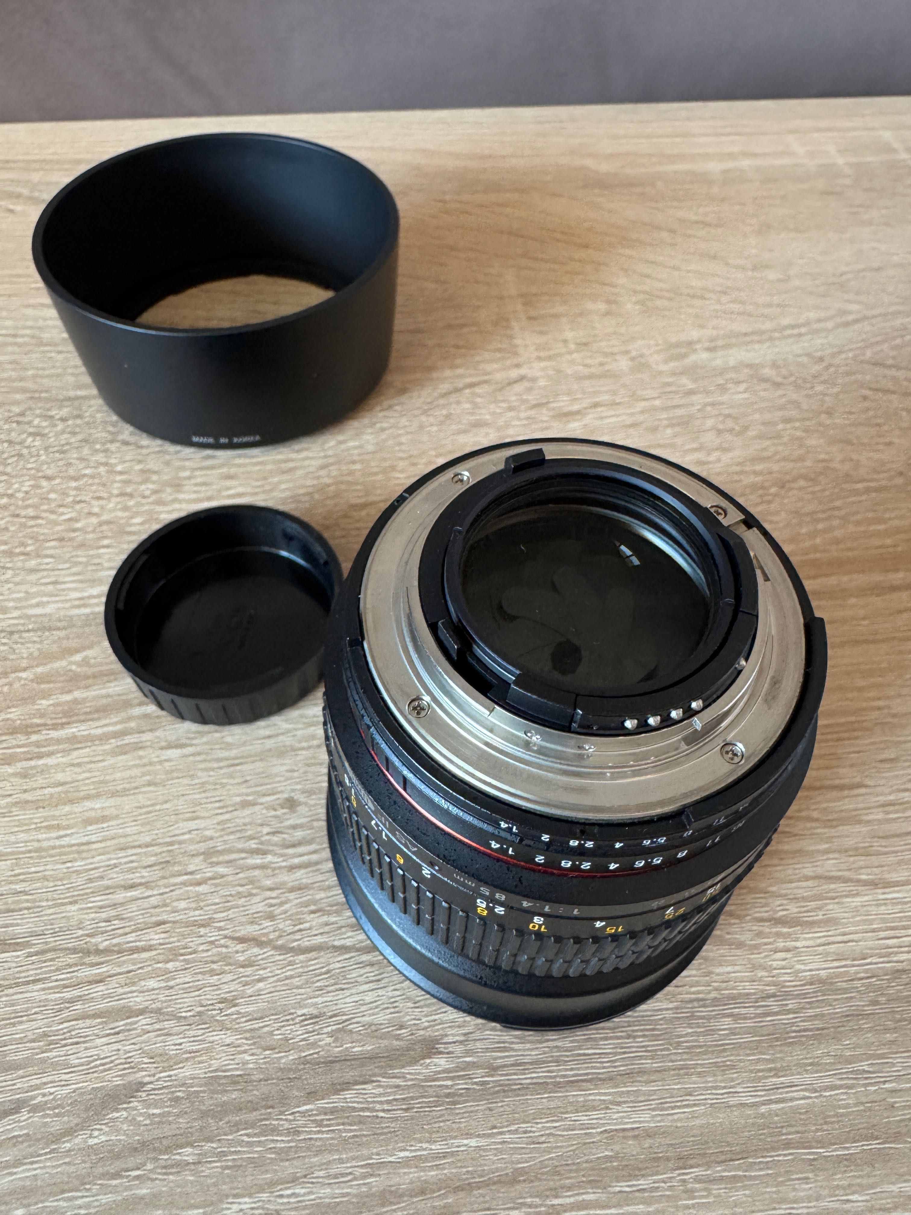 Samyang 85mm 1.4 / Tokina 11-16mm 2.8 / Nikon 35mm 1.8 DX
