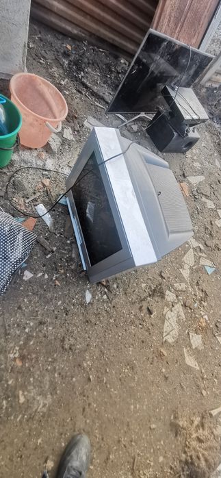 Бу не рабочий телевизора и кинотеатр