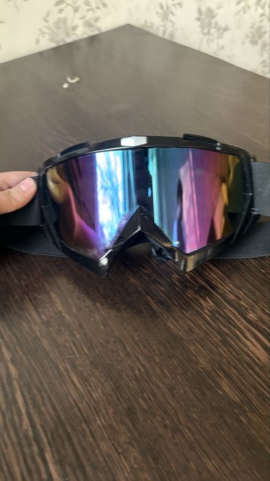 Лыжные очки почтий новые