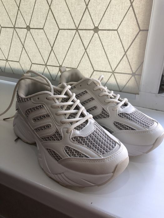 Продам кроссовки