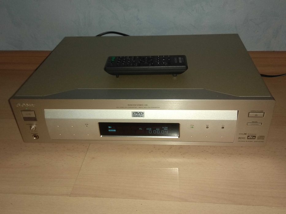 Висок клас DVD/CD плейър Sony DVP-S7700
