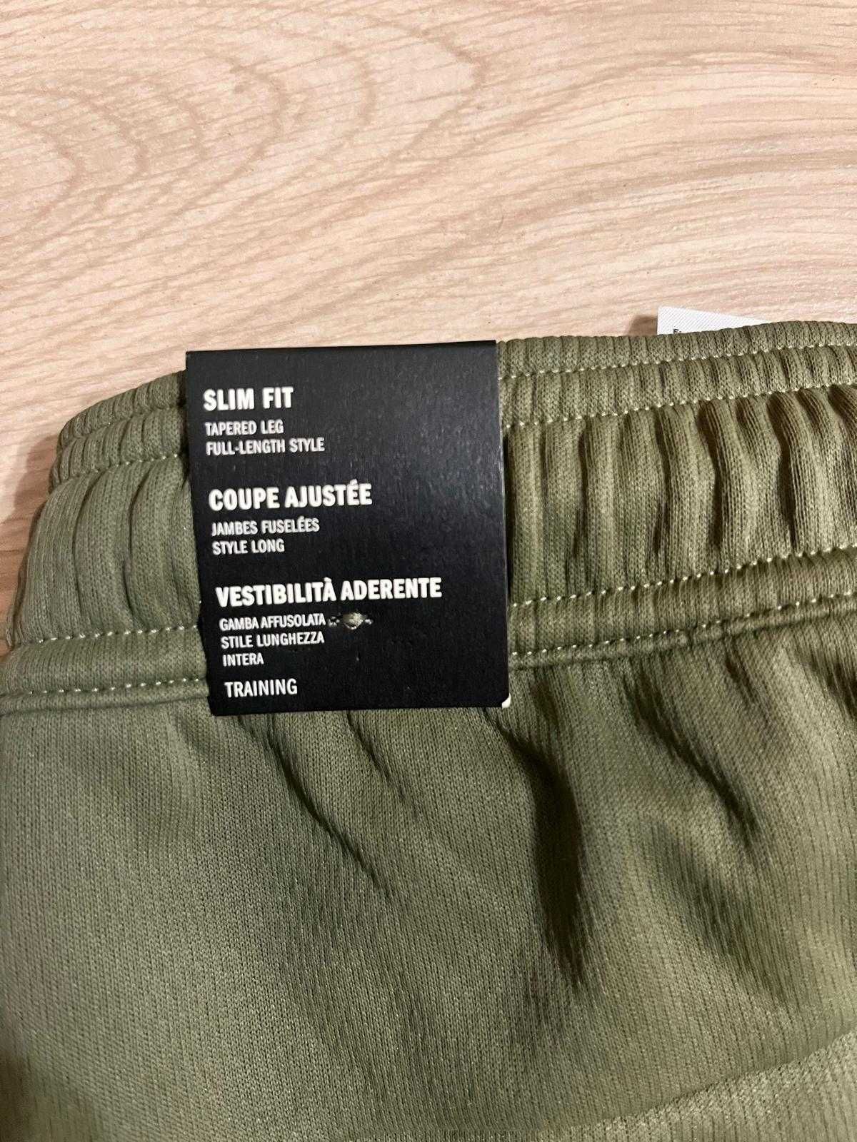 Pantaloni ADIDAS barbati - masura S