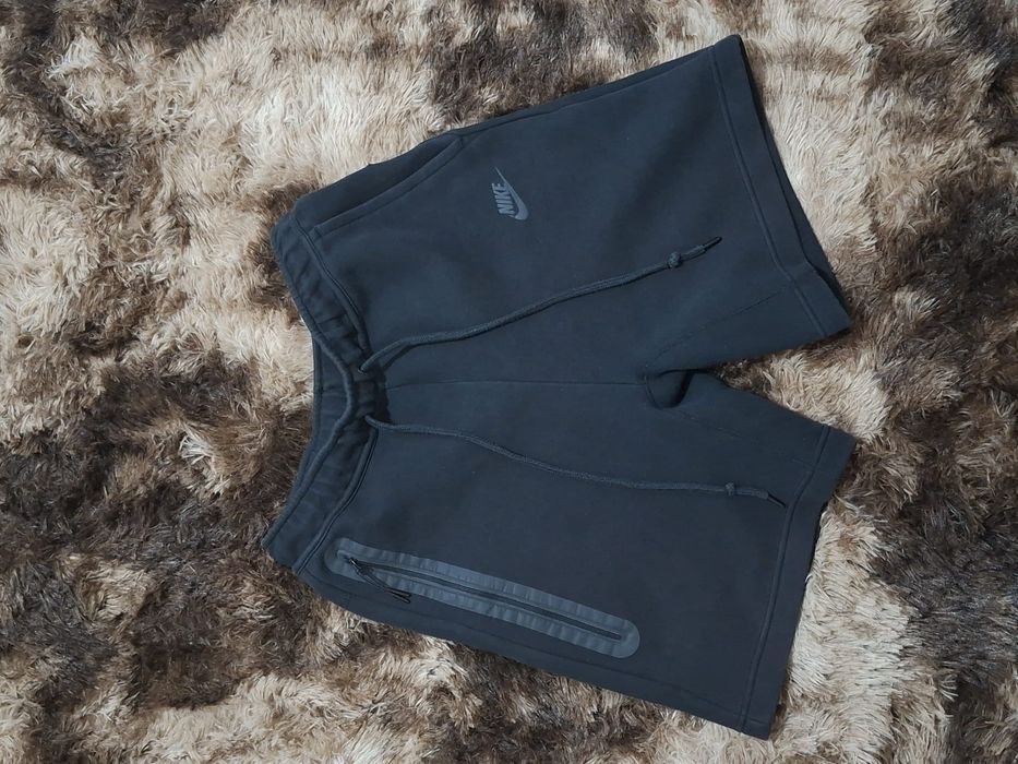 Pantaloni scurți Nike Tech Originali