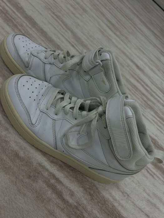 Бели найк кецове за зимата