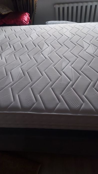 Продам матрас на кровать размер 180×200