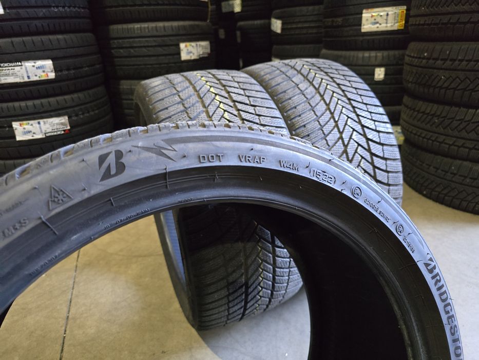 255/35/19 BRIDGESTONE 4бр