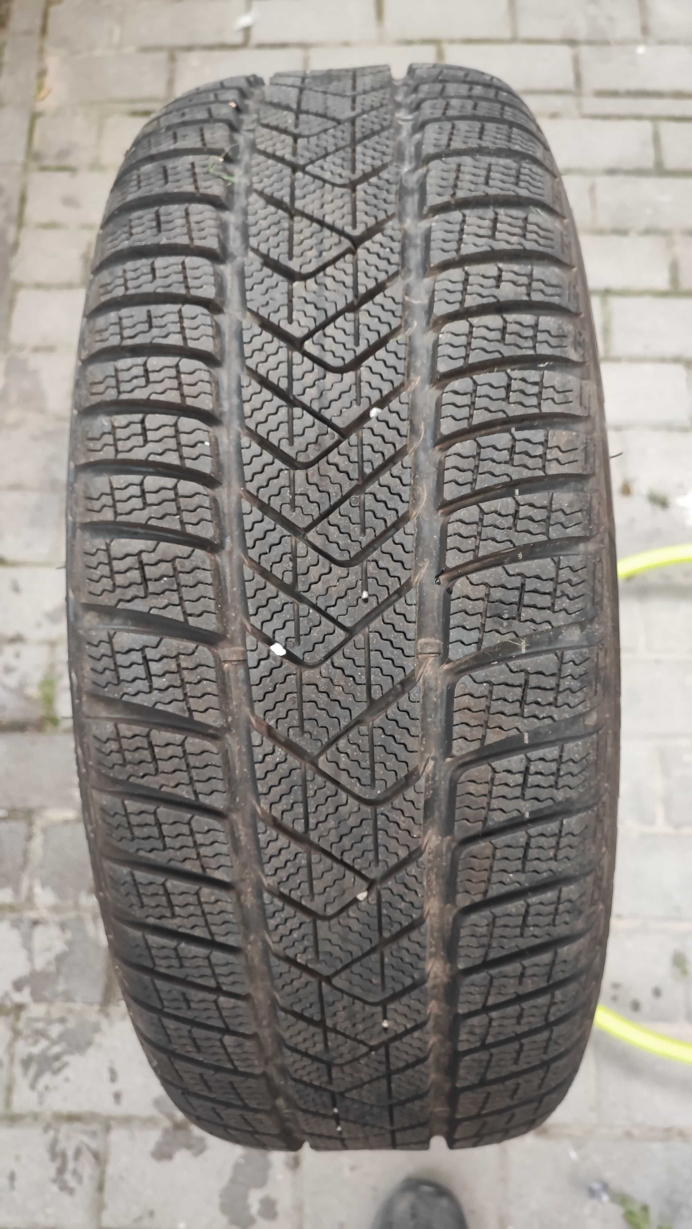 Зимни гуми 245/50/19 PIRELLI SOTOZERO 3, RUNFLET