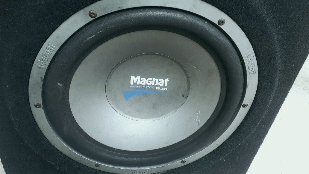 Subwoofer auto Magnat ,edition 830,800w ,perfectă stare