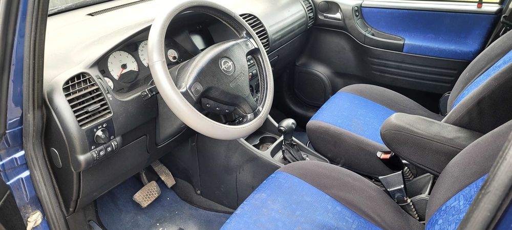 Vând Opel Zafira 2002 , euro4 .
