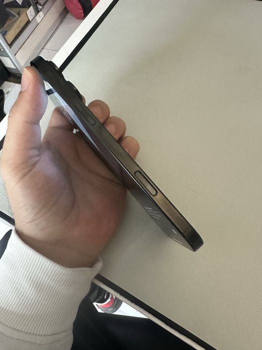 iPhone 16 Pro Max impecabil 256GB, baterie 100%, garanție Apple