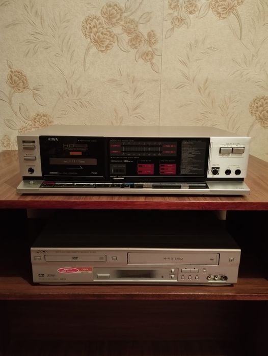 Блочная аудио-видео система Aiwa.