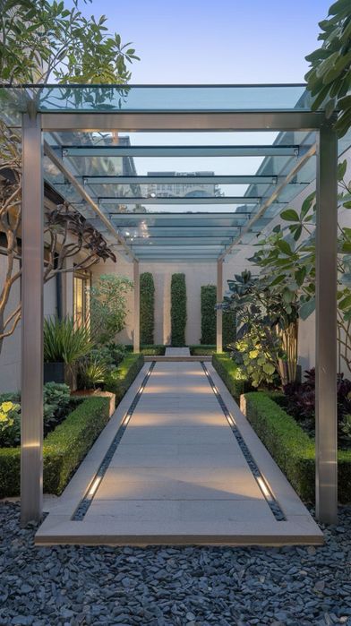 Изготовление :Стеклянный навес с металлокаркас