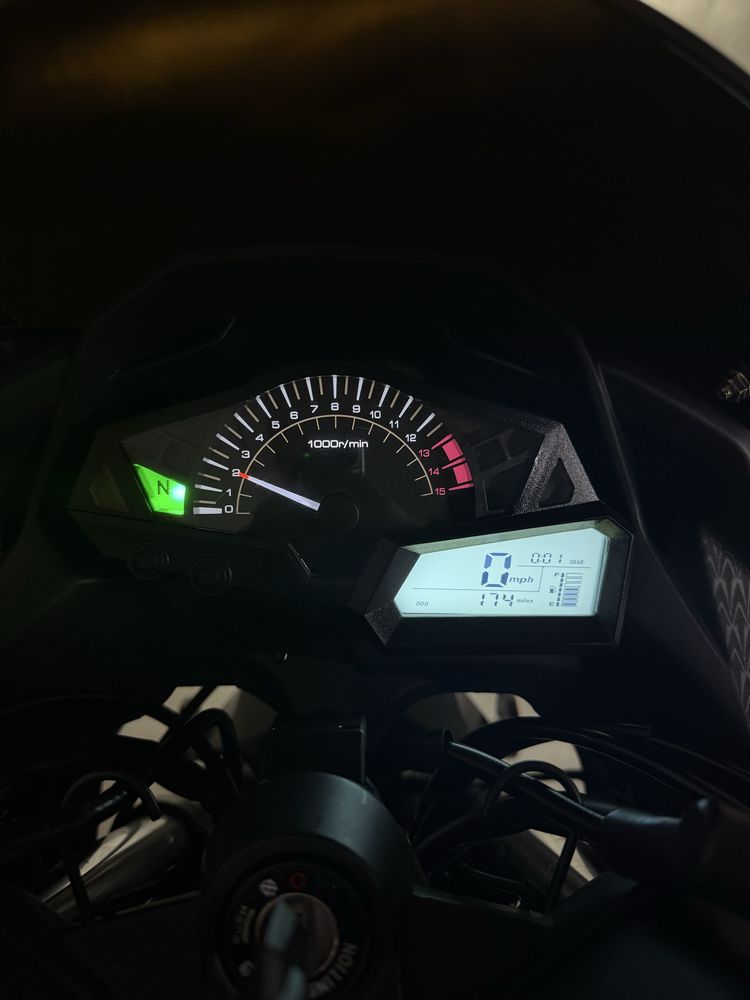 Moto 400 kub yengi
