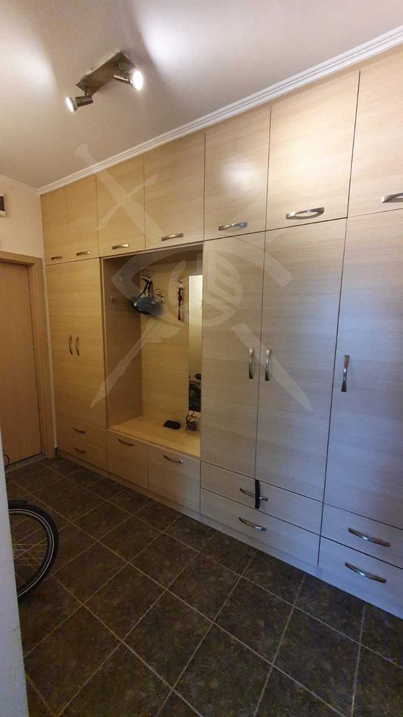 Продава се Двустаен апартамент в Пазарджик, Идеален център - 65 кв.м за 1077 €/кв.м - Снимка #3