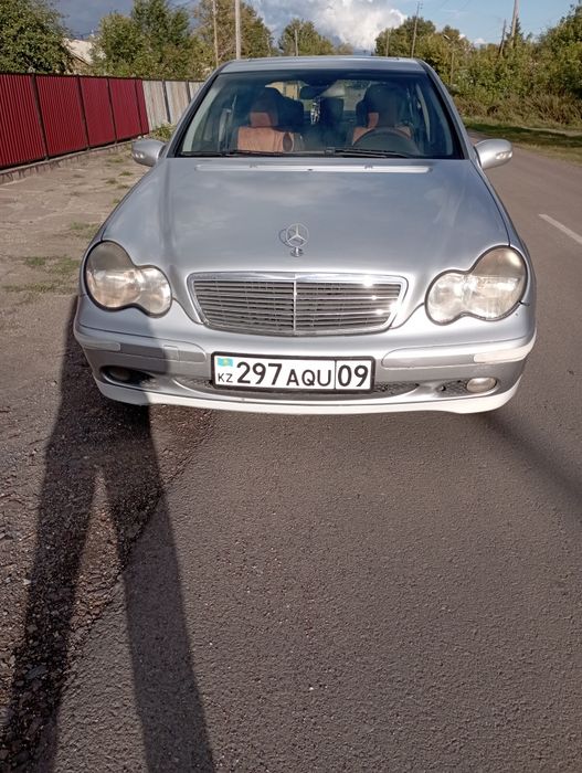 Продаётся Мерседес с200 2.1 л. дизель