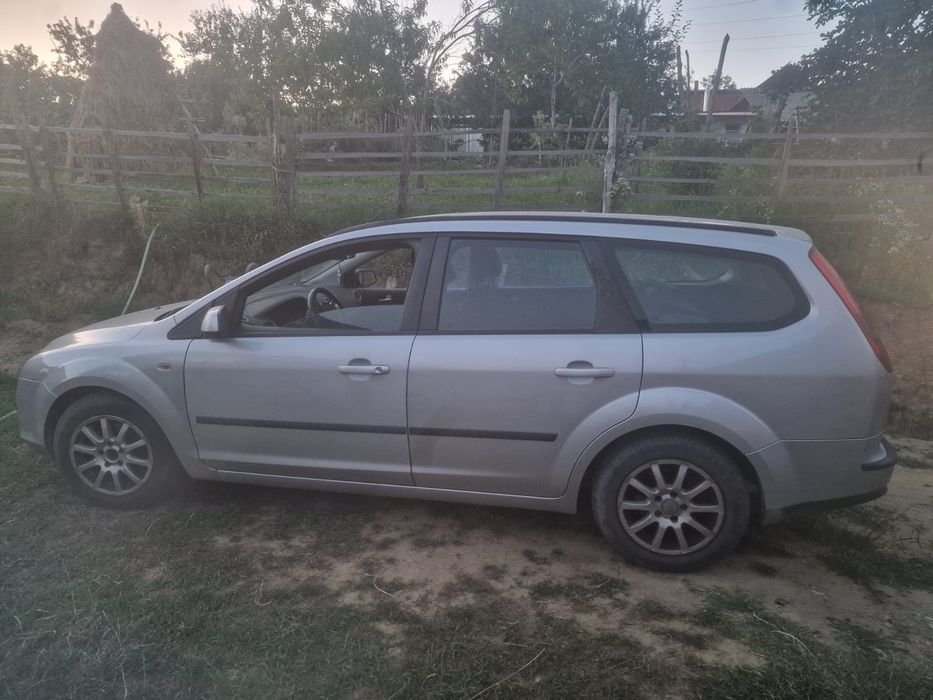 Vând Ford Focus 1.6 plus GPL
