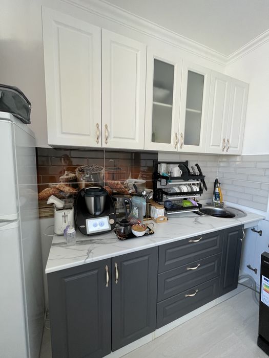 Прлдам кухонный гарнитур