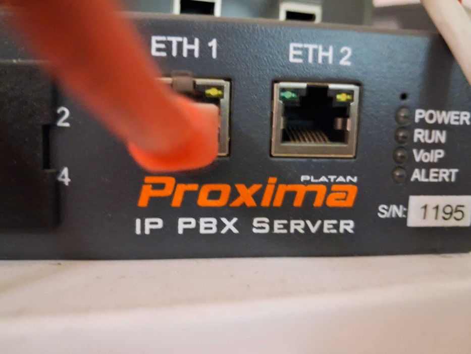 Суичове D-Link DES 1024S и  1026G и сървър Proxima IP PBX Server