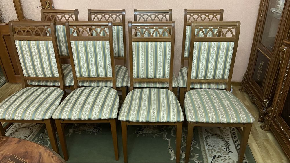Продам стулья 12 штук комплект