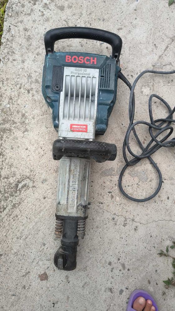 Професионален Къртач Bosch GSH 16 Professional