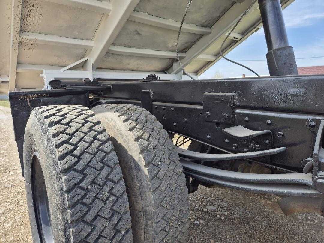 Vand autoutilitara marca FORD
