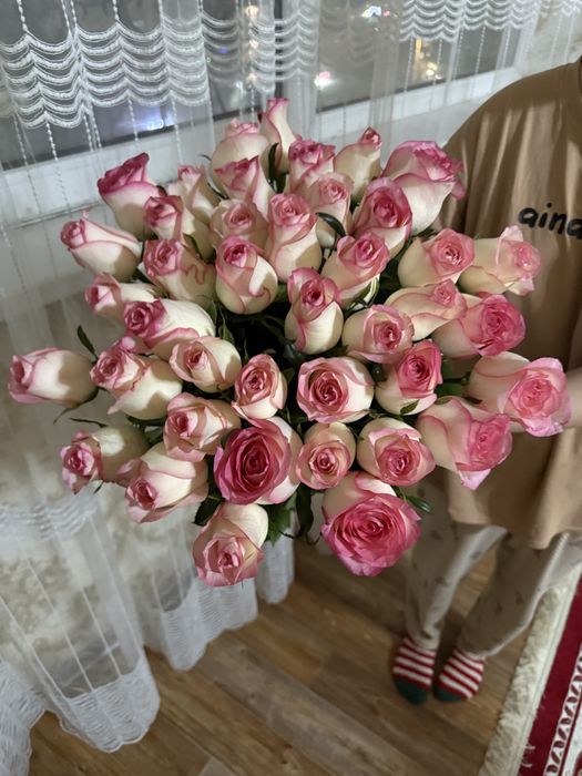 51 роза 18 000 теңге