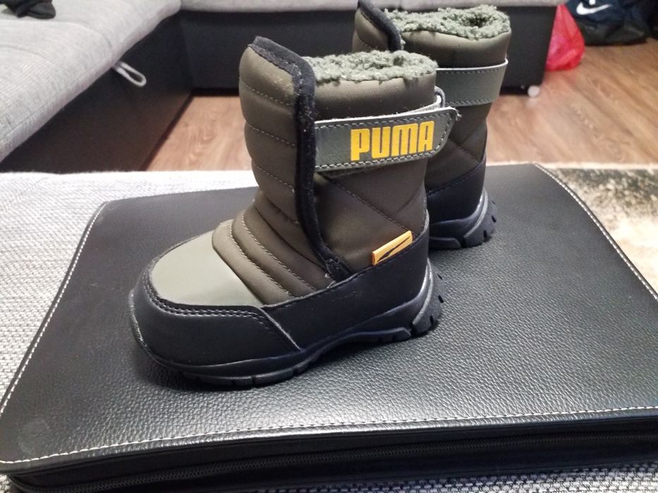 cizme Puma impermeabile nr.20,cizmulite îmblanite nr.21