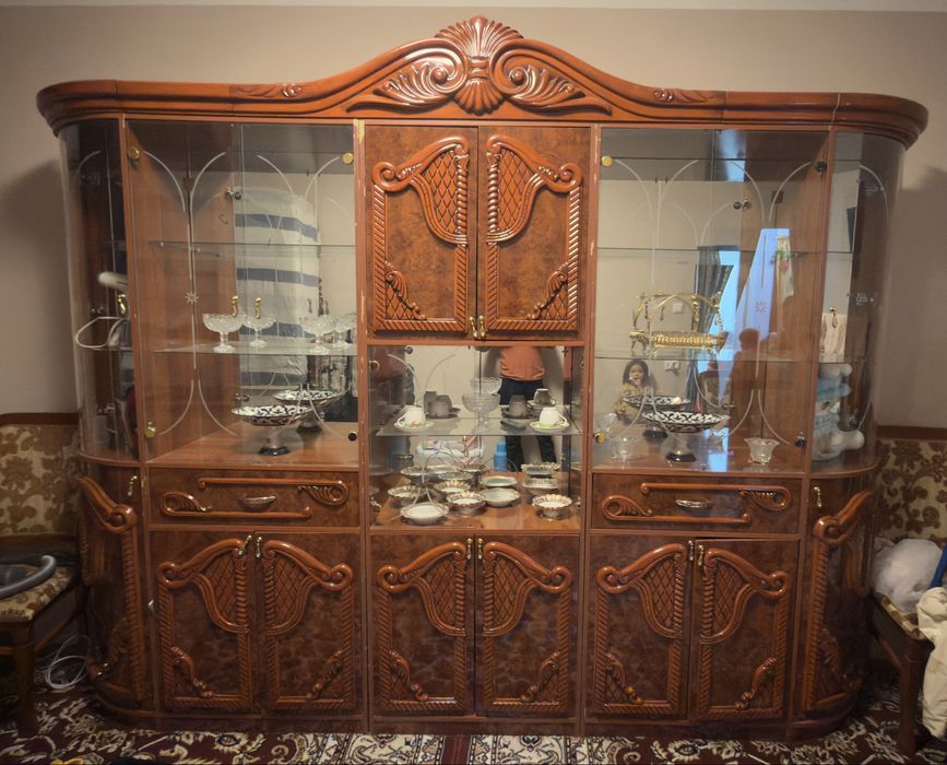 Mebel stenka mehmonxona uchun xolati yahshi