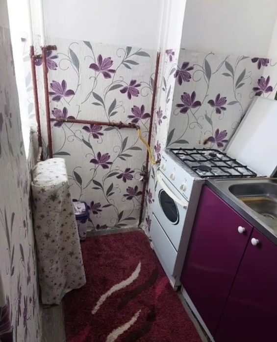 Vând garsonieră în Tudor Vladimirescu bloc B turn etaj 6