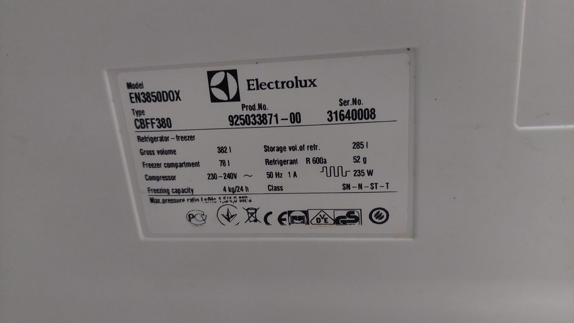 Хладилник с фризер -  Electrolux EN 3850 DOX