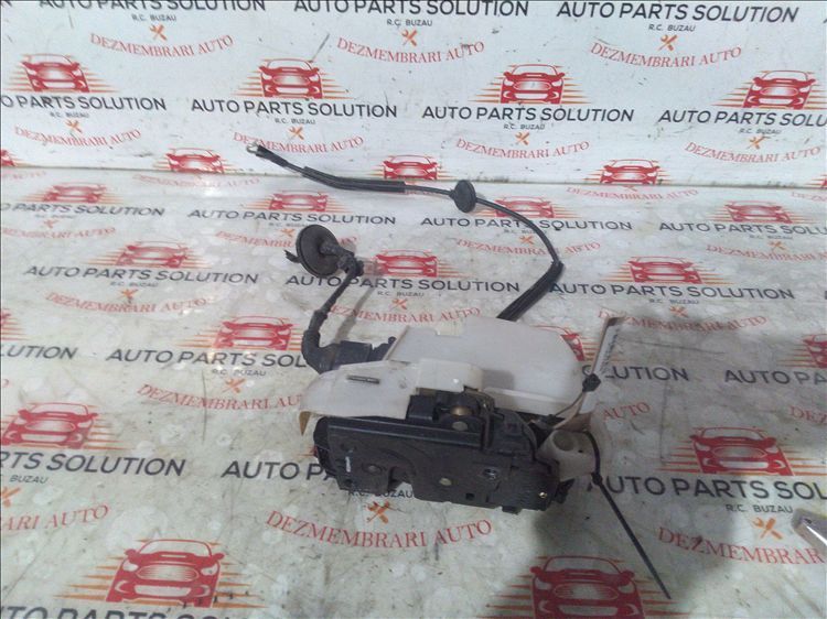 broasca usa stanga fata volkswagen passat b 5 an fabr. 2001