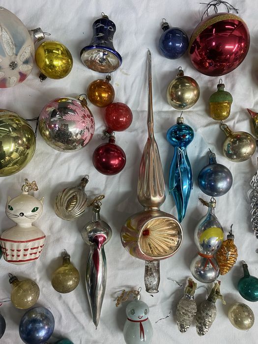 Стари украшения играчки за елха