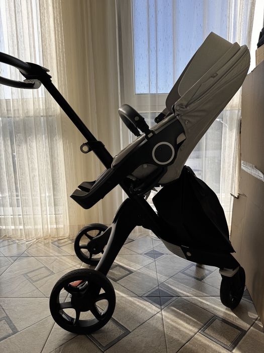 Продам детскую коляску от Stokke
