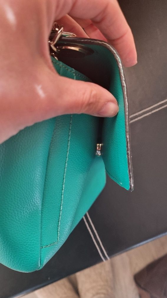 GUESS оригинална чанта, цвят електрик