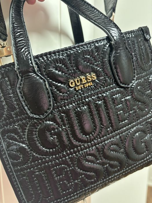 Дамска чанта Guess