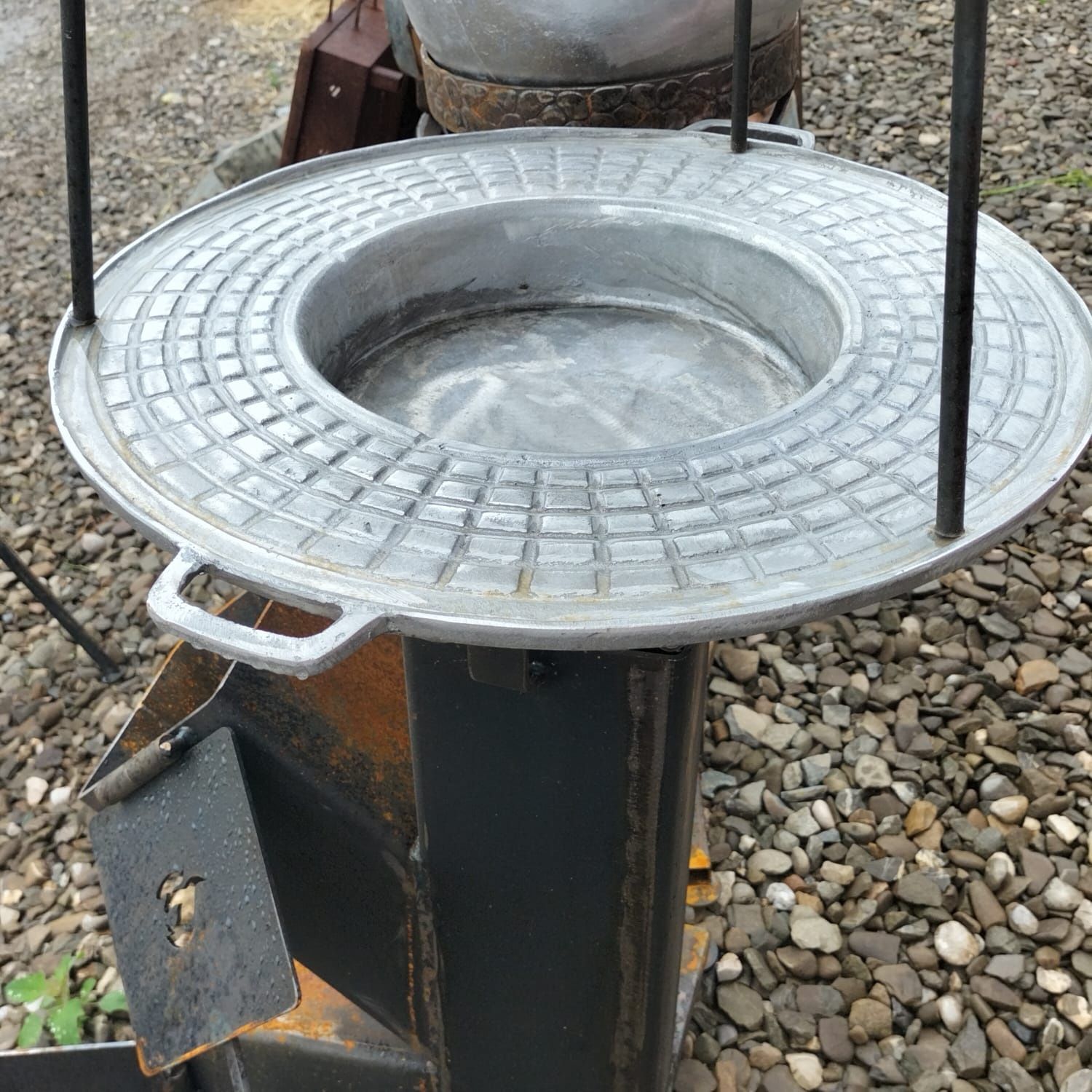 Disc din aluminiu cu pirostrie – set complet pentru gătit în aer liber