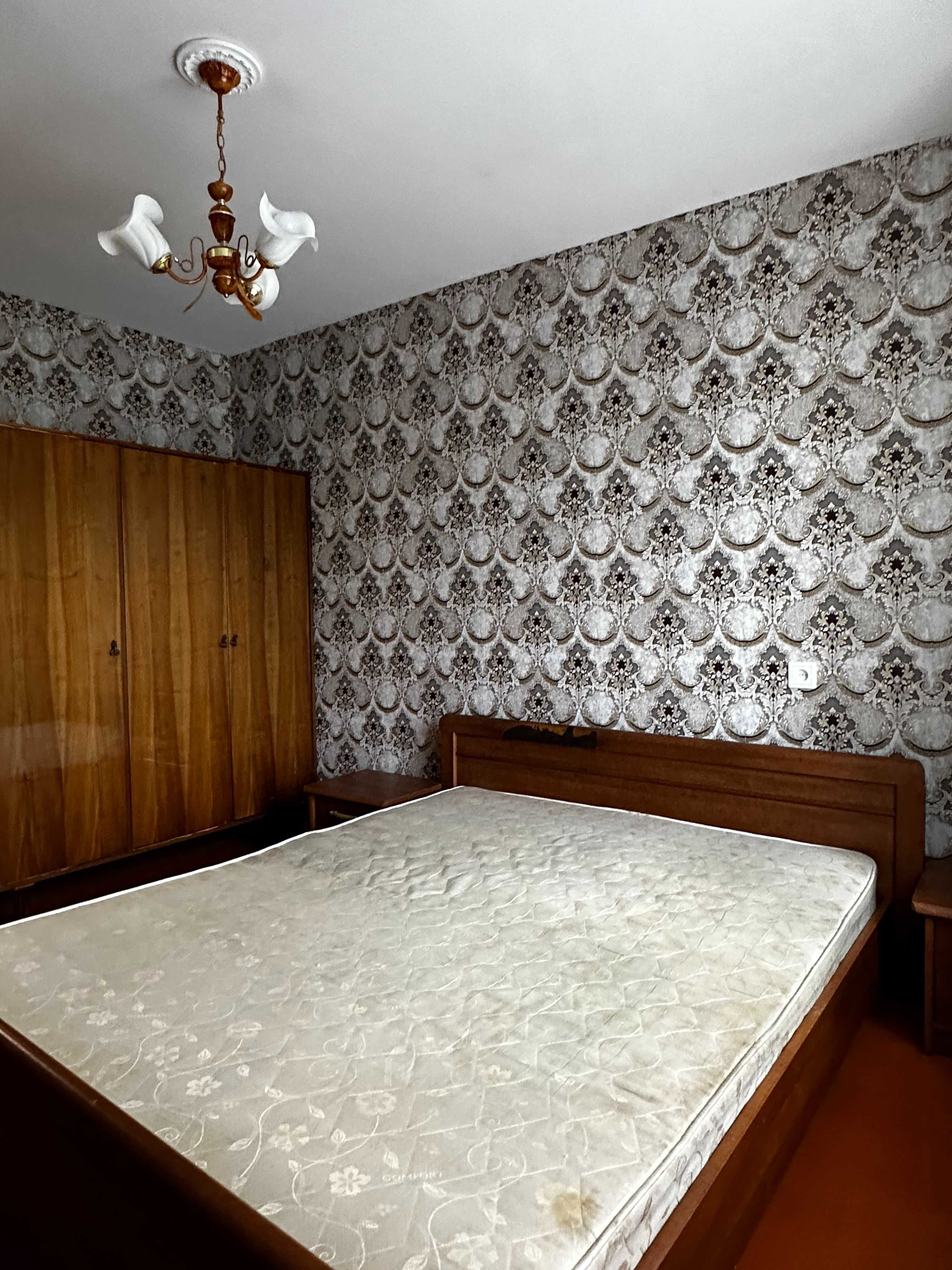 Продам 3-ех комнатную квартиру в 19 - мкр.