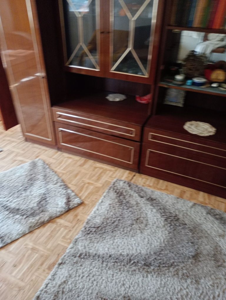 Продавам самостоятелен етаж от къща