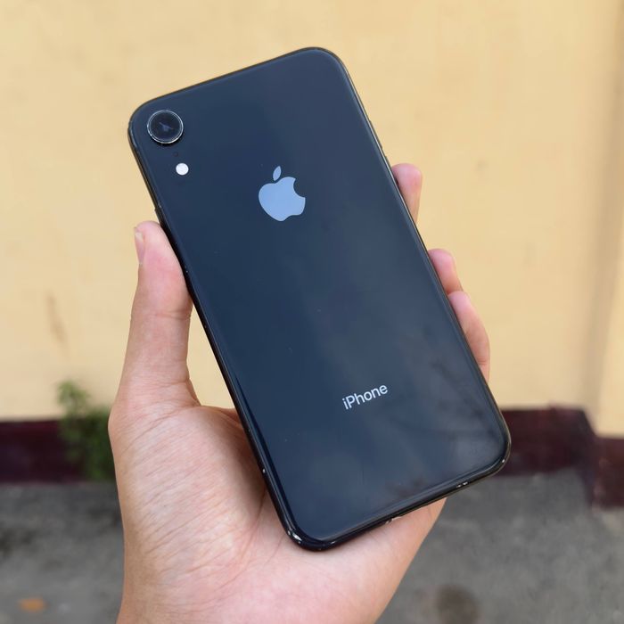 Iphone Xr 128gb xolati yaxshi srochno sotiladi