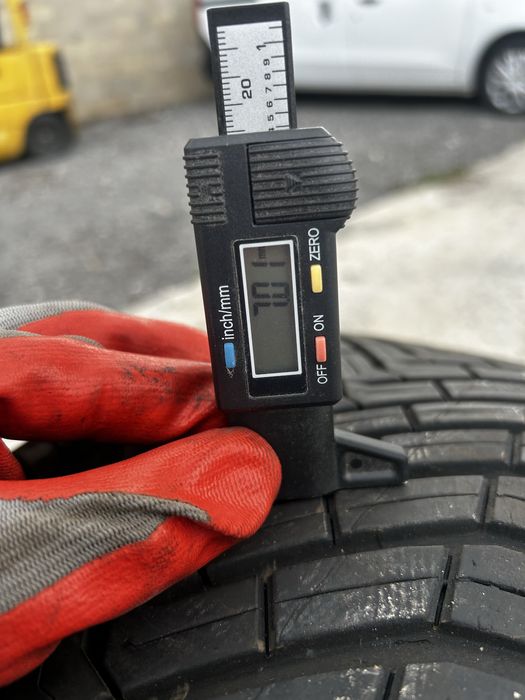 2бр Всесезонни гуми Continental 235/65R17