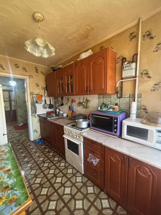 Продам 4ком. в районе Азии.