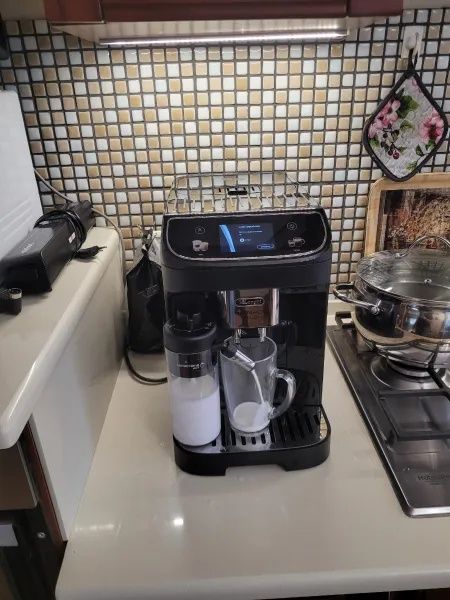 Кофемашина автоматическая DeLonghi ECAM320.60.B / W