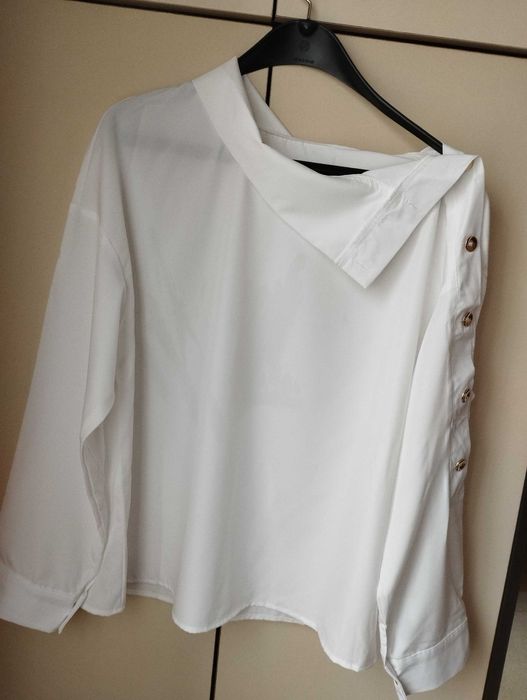 Дамска риза от приятна материя