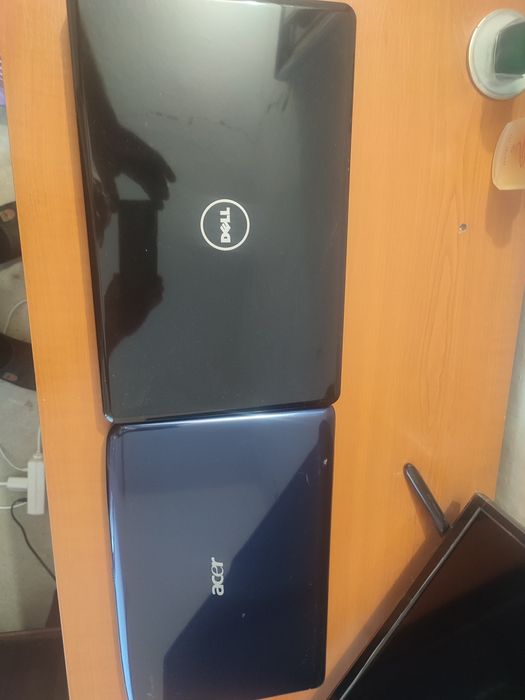 Două laptop-uri funcționale
