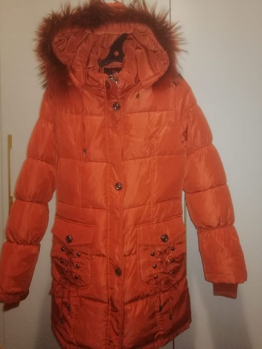 Продам куртки новые