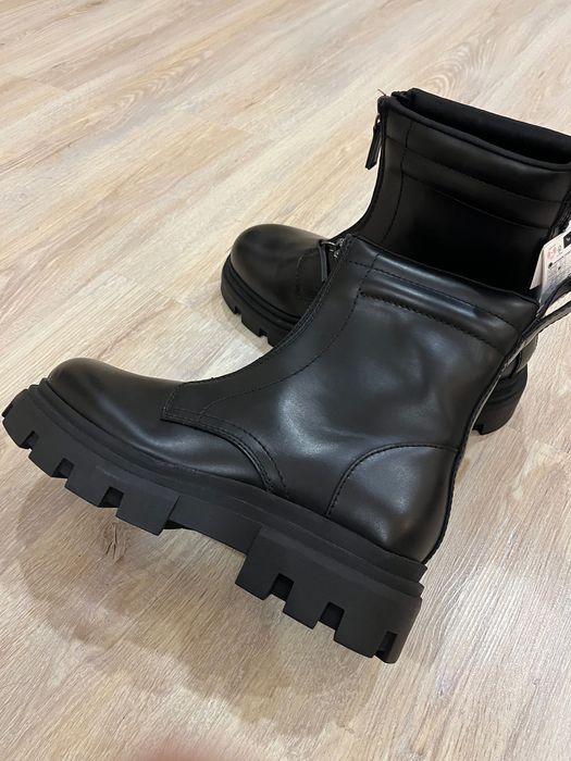 Ботуши Зара нови!!!