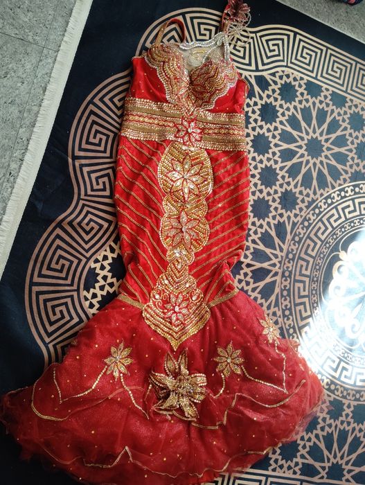 Vând rochie Queens imperiall