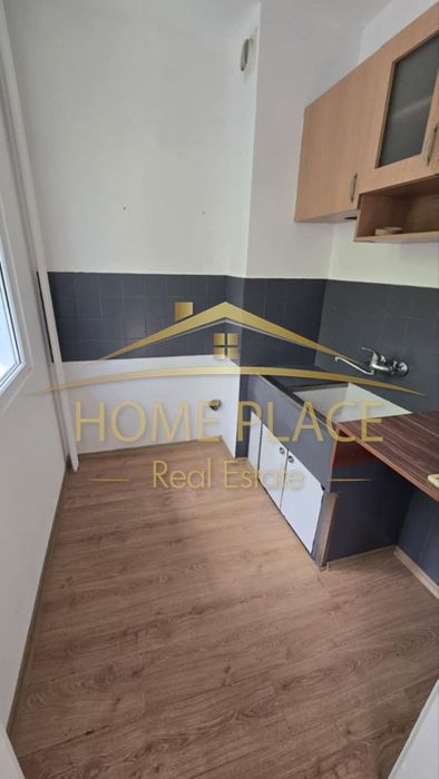 Тристаен апартамент в кв Левски