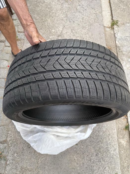 Комплект зимни гуми run flat pireli 315\35R21
